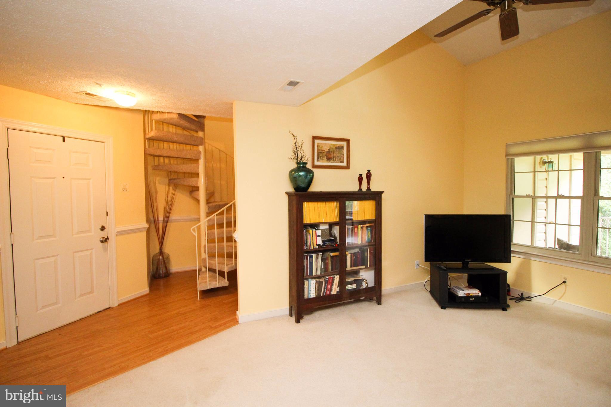 THE COURTYARDS AT POND - Residential