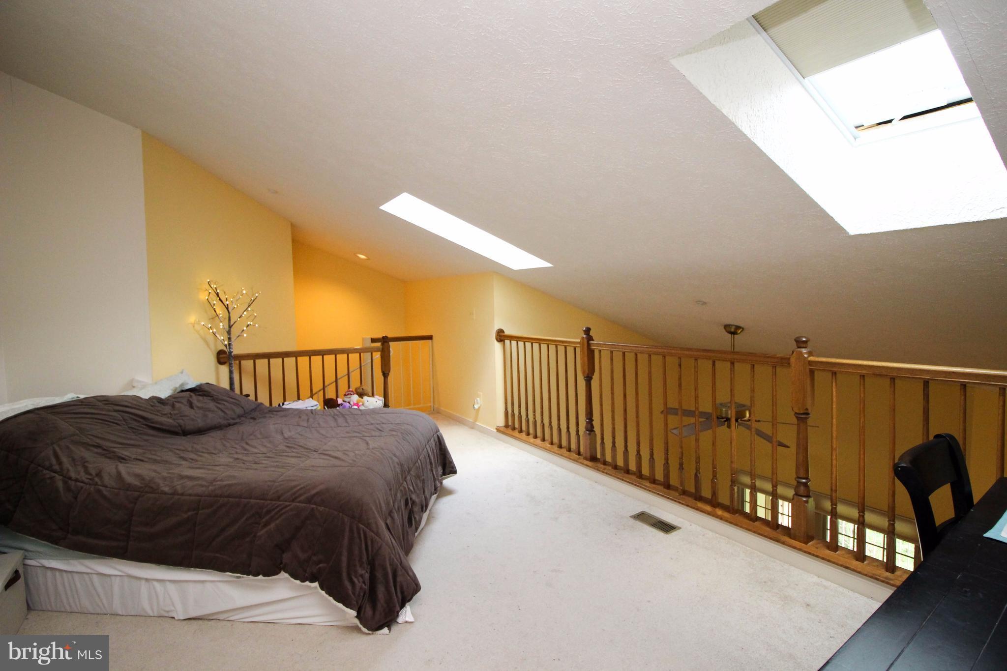 THE COURTYARDS AT POND - Residential