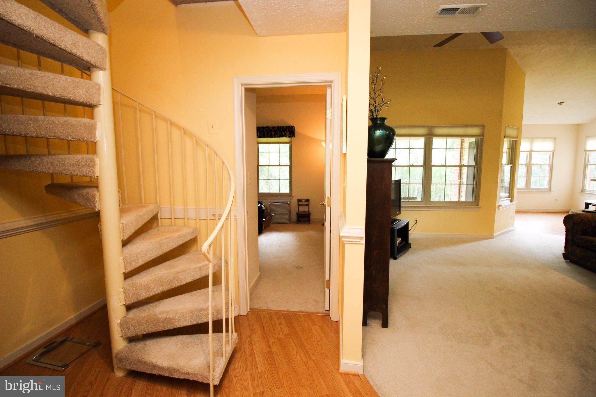 THE COURTYARDS AT POND - Residential