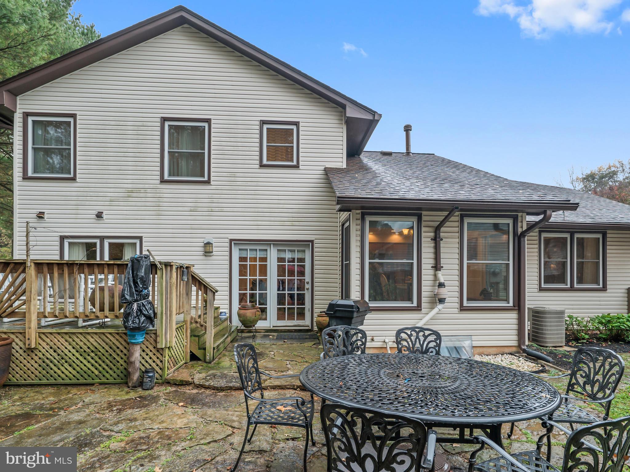 LONGWOOD KNOLLS - Residential Lease