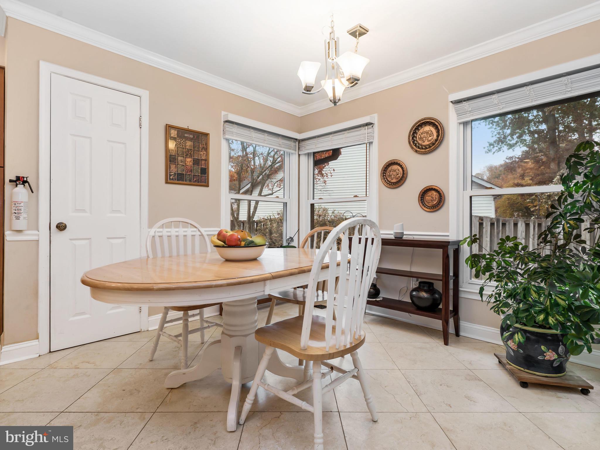 LONGWOOD KNOLLS - Residential Lease