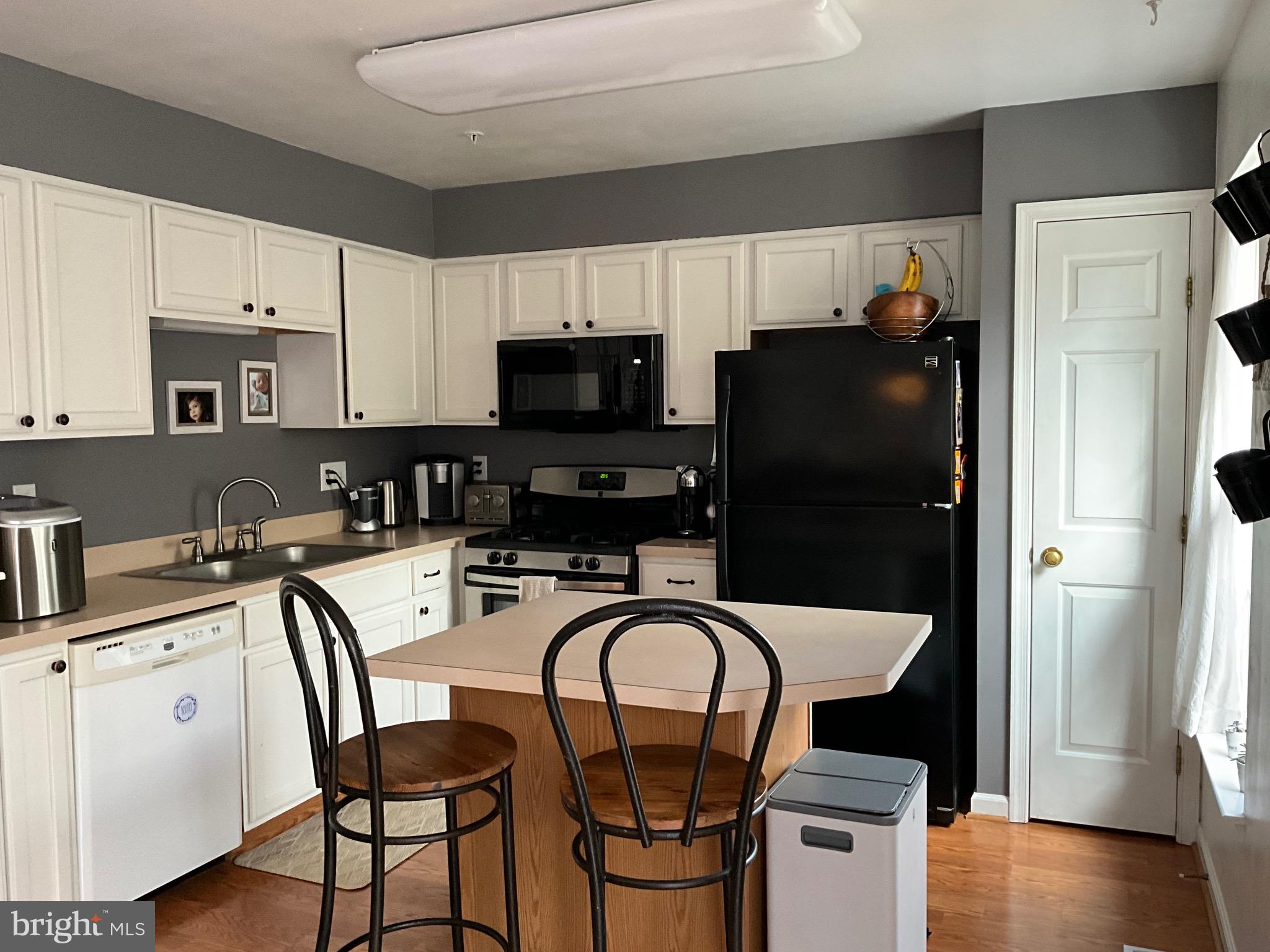 MAGRUDER VALLEY VILLAGE - Residential Lease