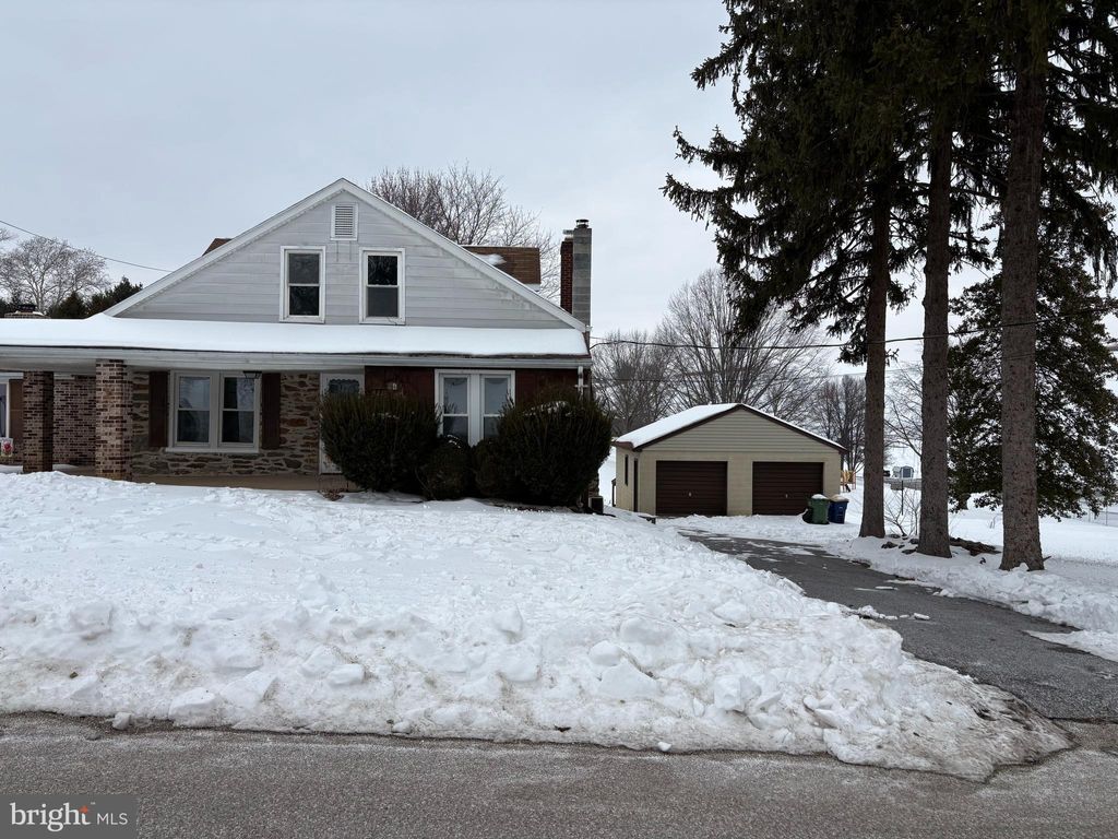 Photo of 9446 - 9448 E Springfield Road, SEVEN VALLEYS, PA 17360 (MLS # PAYK2097652)