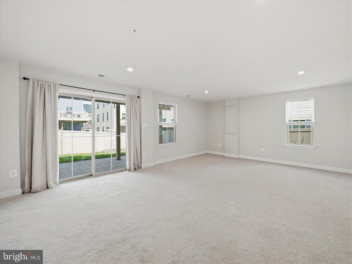 LAKE LINGANORE OAKDALE - Residential