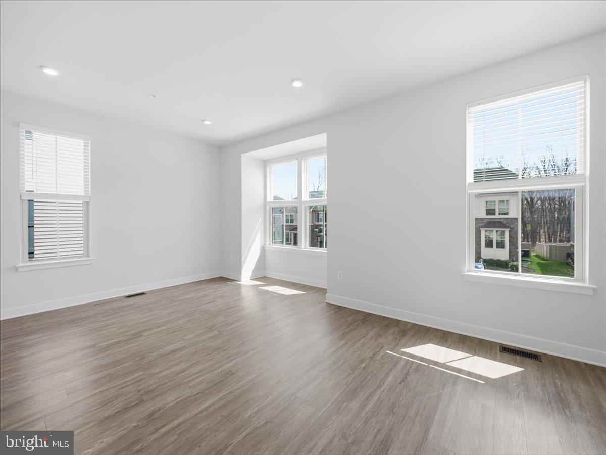 LAKE LINGANORE OAKDALE - Residential