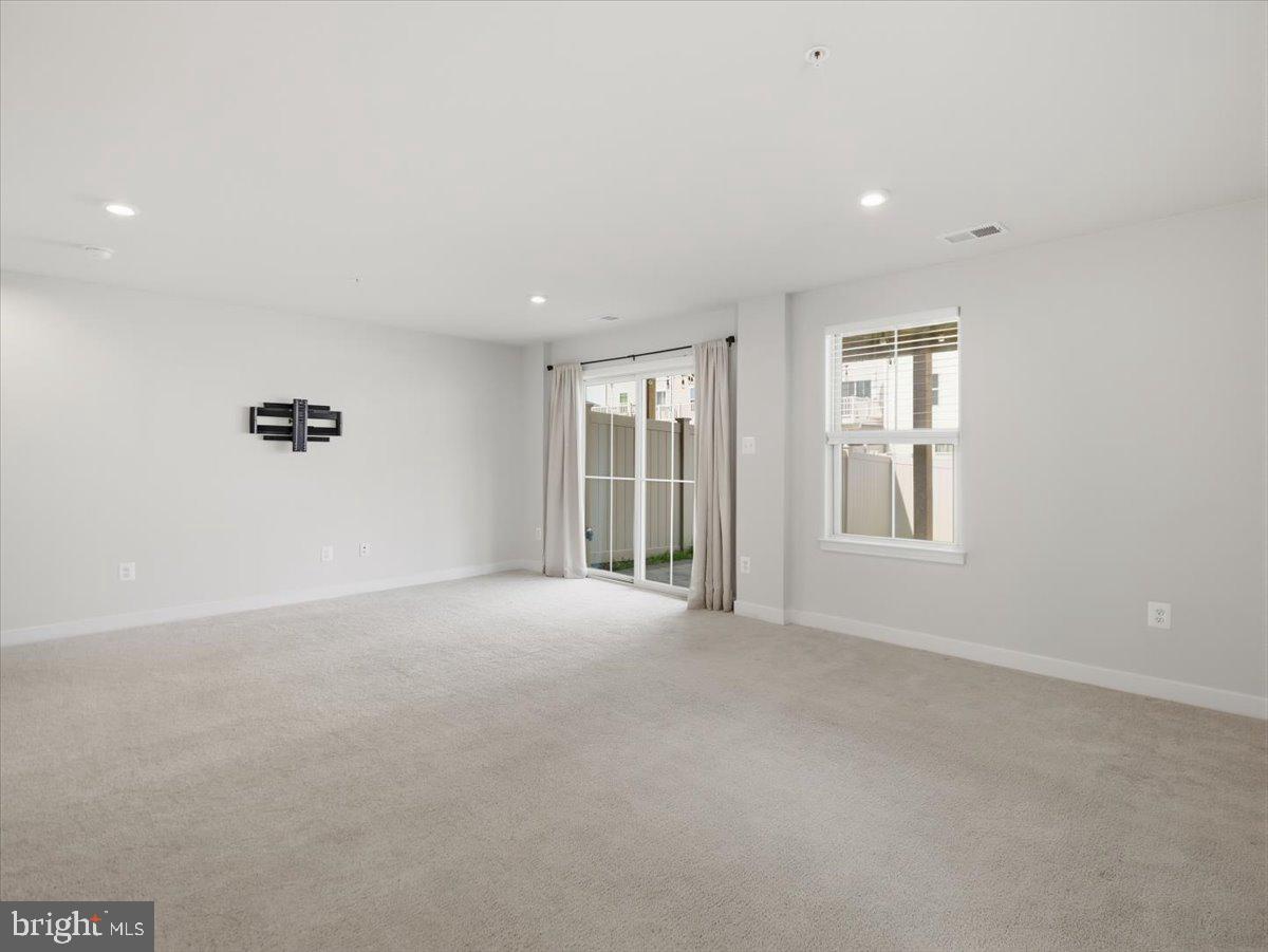 LAKE LINGANORE OAKDALE - Residential