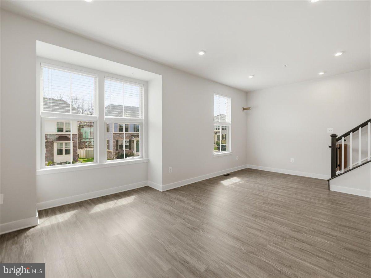 LAKE LINGANORE OAKDALE - Residential