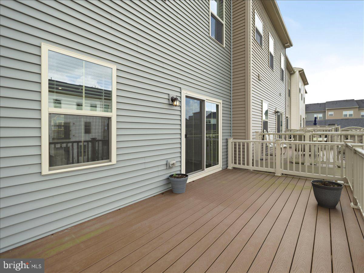 LAKE LINGANORE OAKDALE - Residential