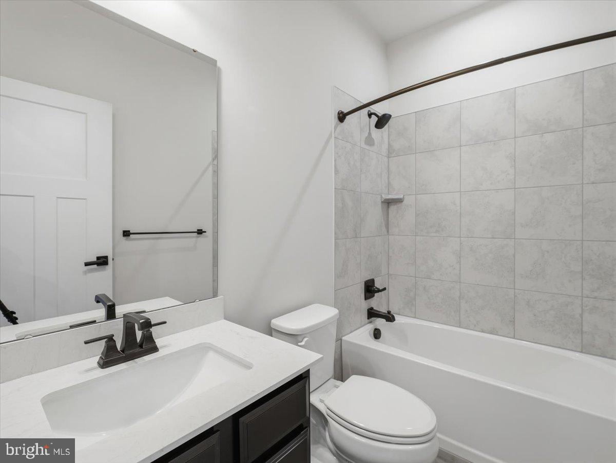 LAKE LINGANORE OAKDALE - Residential