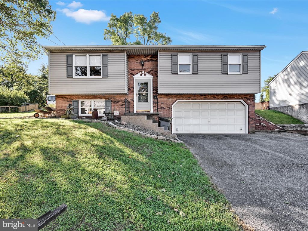 Photo of 2032 Main Street, LITITZ, PA 17543 (MLS # PALA2077716)