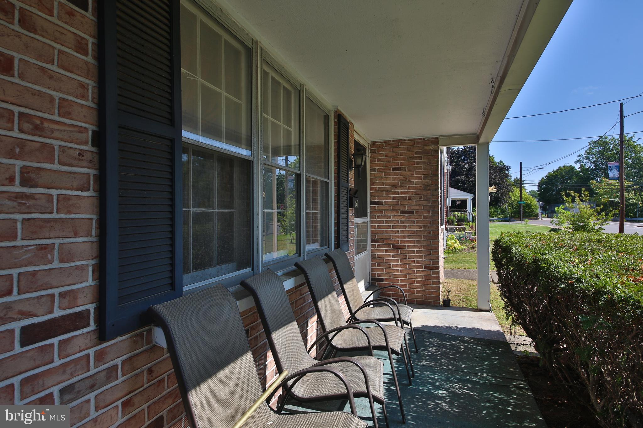 25 E SUMMIT STREET