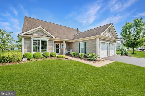 Photo of 51 Springmill Drive, MIDDLETOWN, DE 19709 (MLS # DENC2083796)