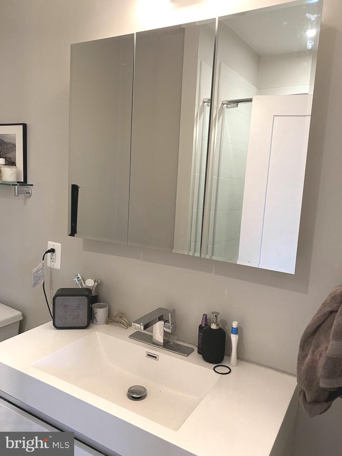 TRAFALGAR FLATS - Residential Lease