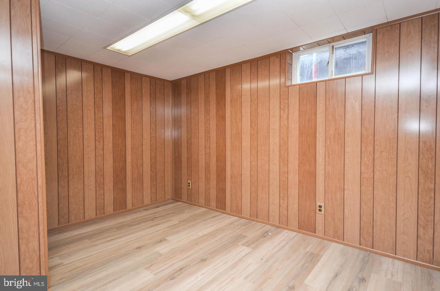 WHEATON WOODS - Residential Lease