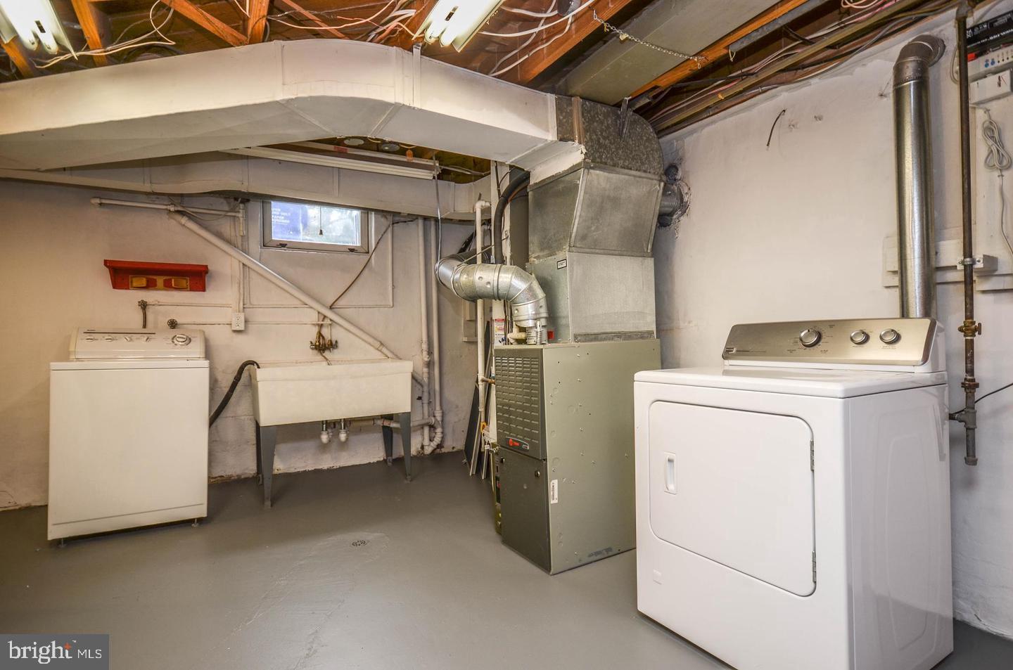 WHEATON WOODS - Residential Lease