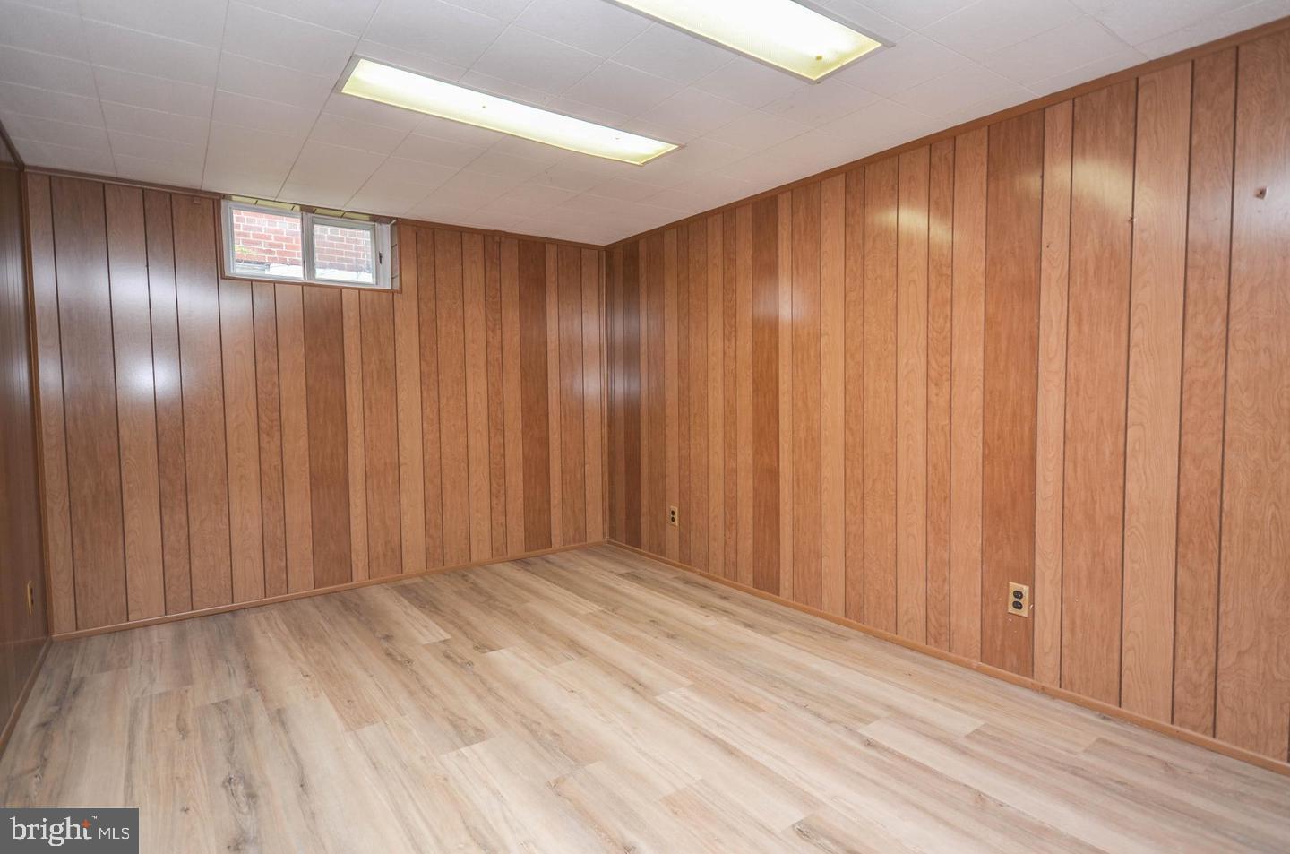 WHEATON WOODS - Residential Lease