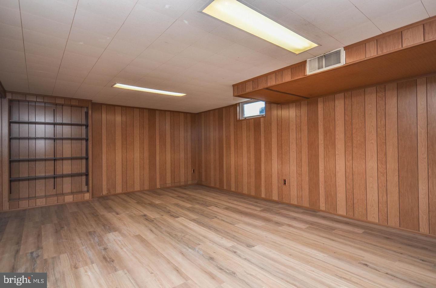 WHEATON WOODS - Residential Lease