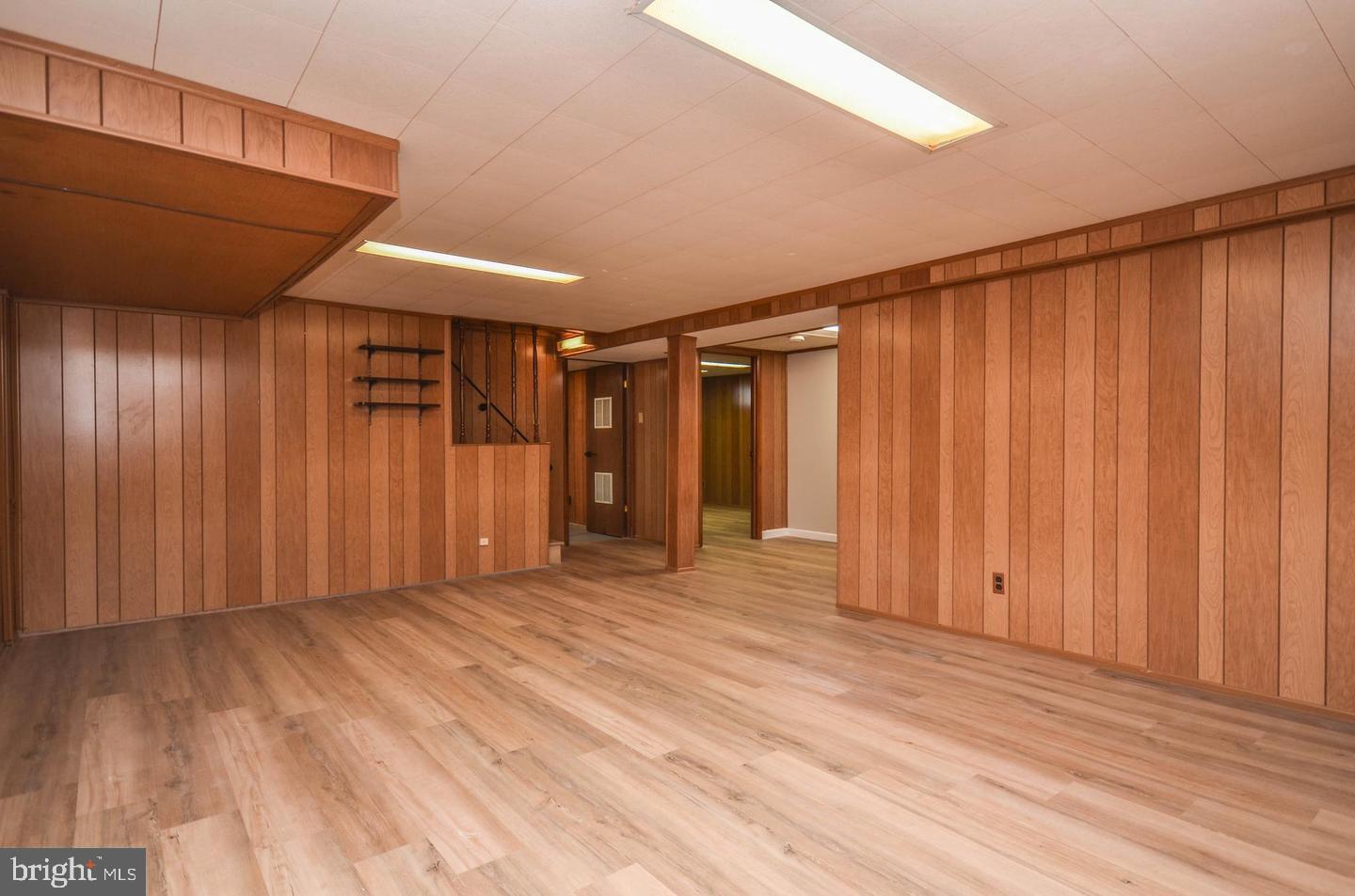 WHEATON WOODS - Residential Lease