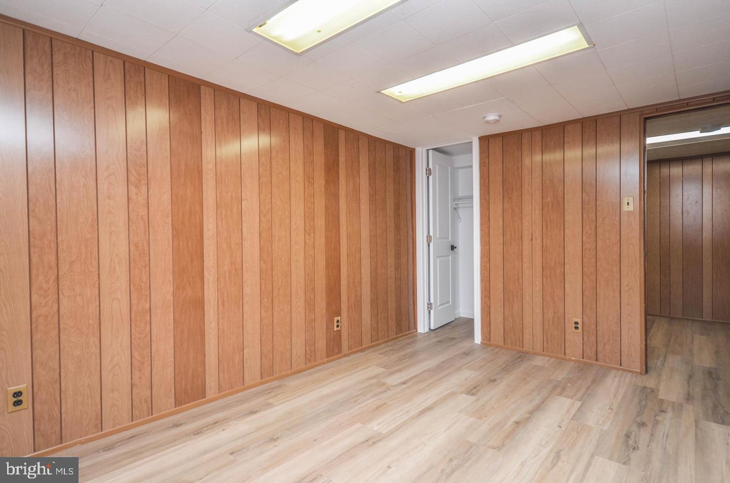 WHEATON WOODS - Residential Lease