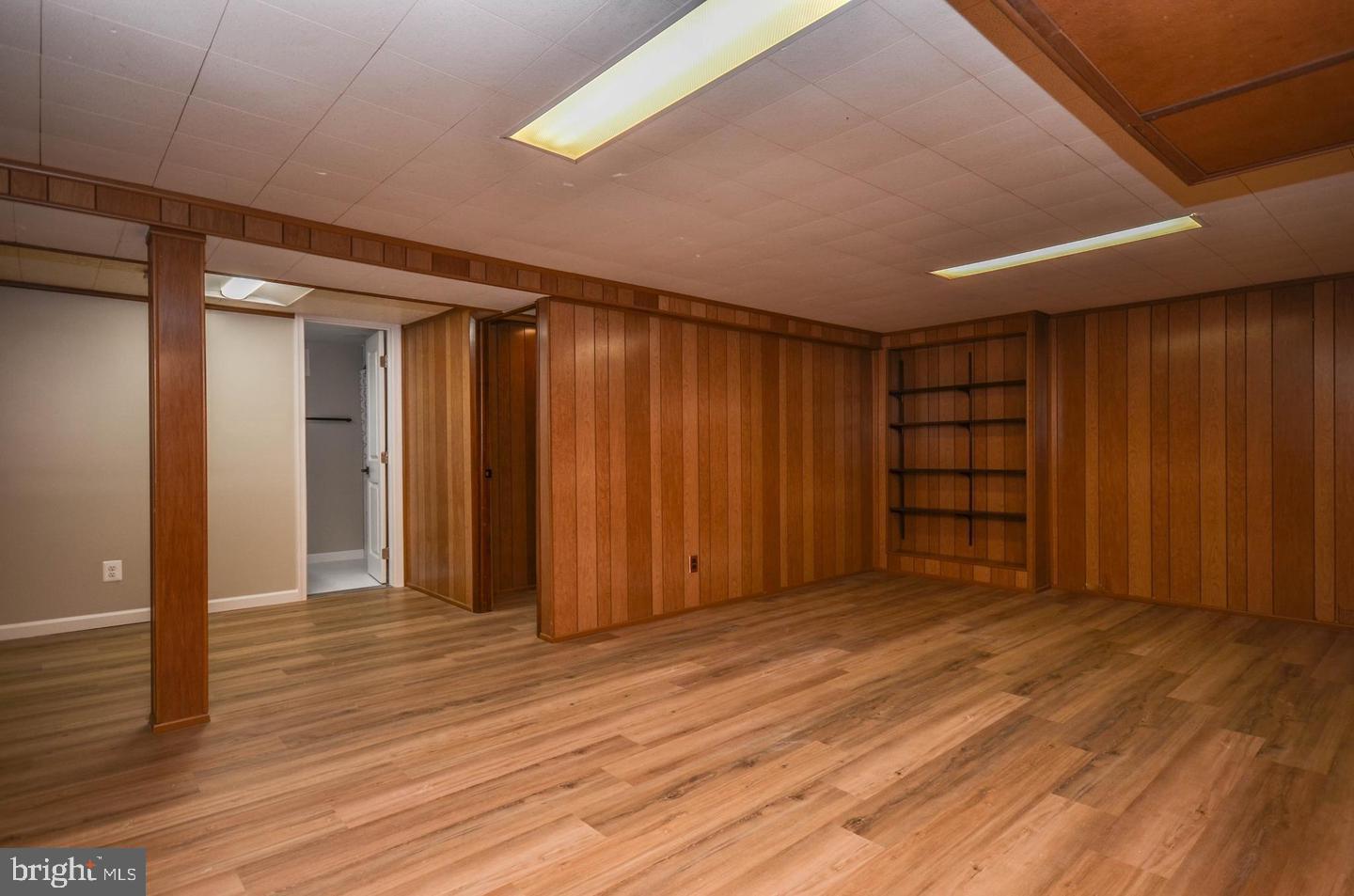 WHEATON WOODS - Residential Lease