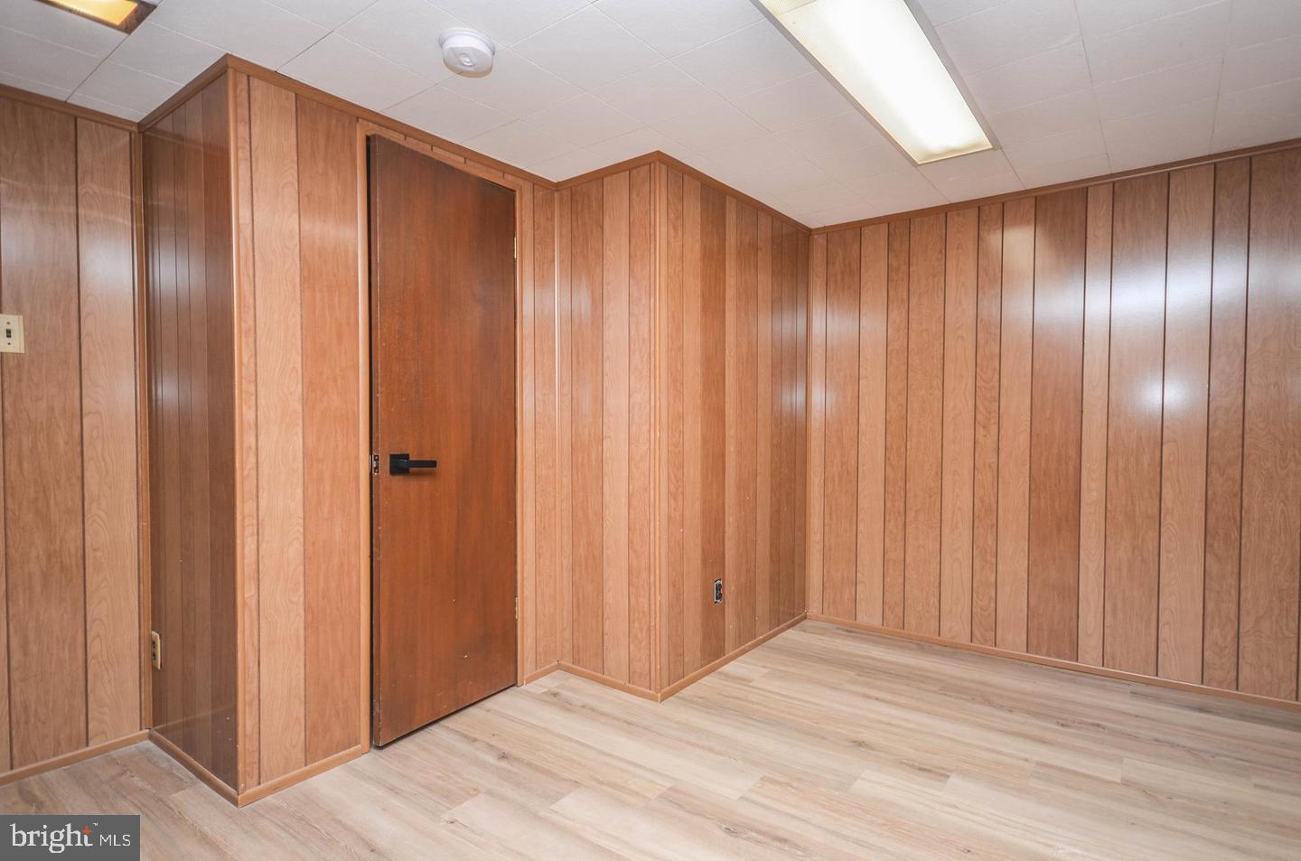 WHEATON WOODS - Residential Lease