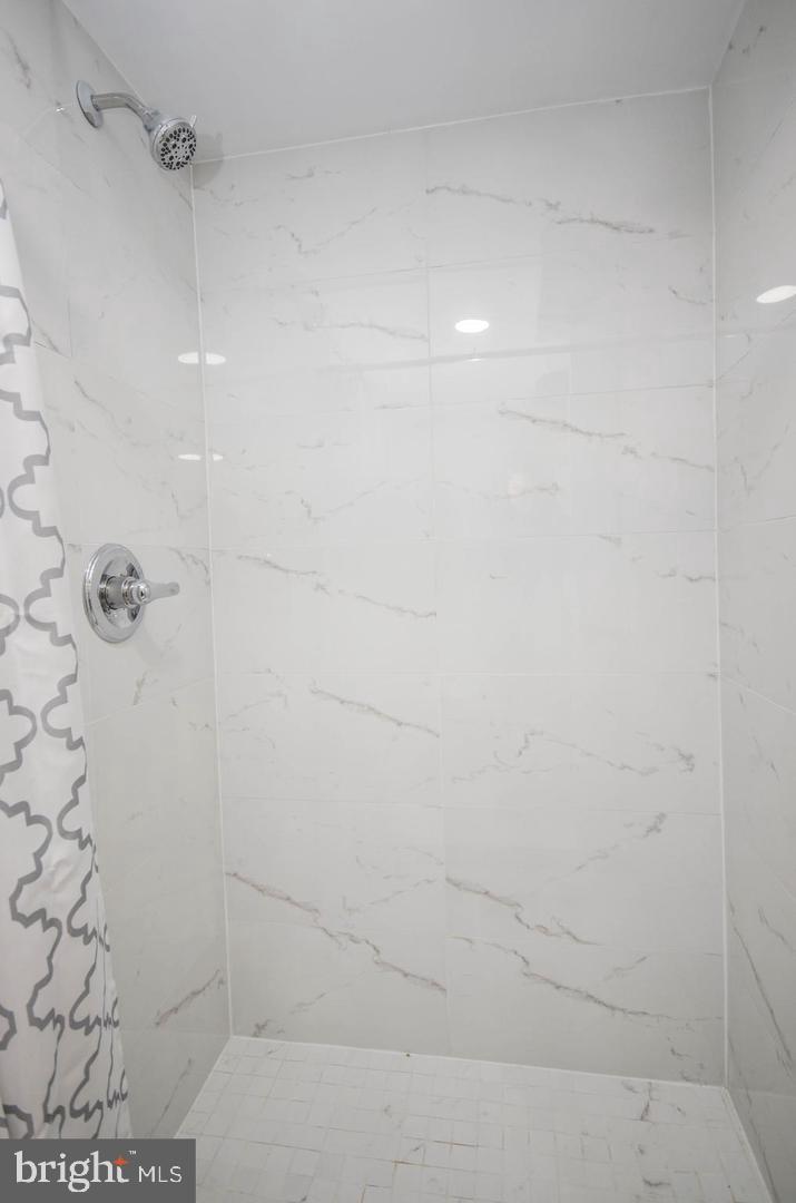 WHEATON WOODS - Residential Lease