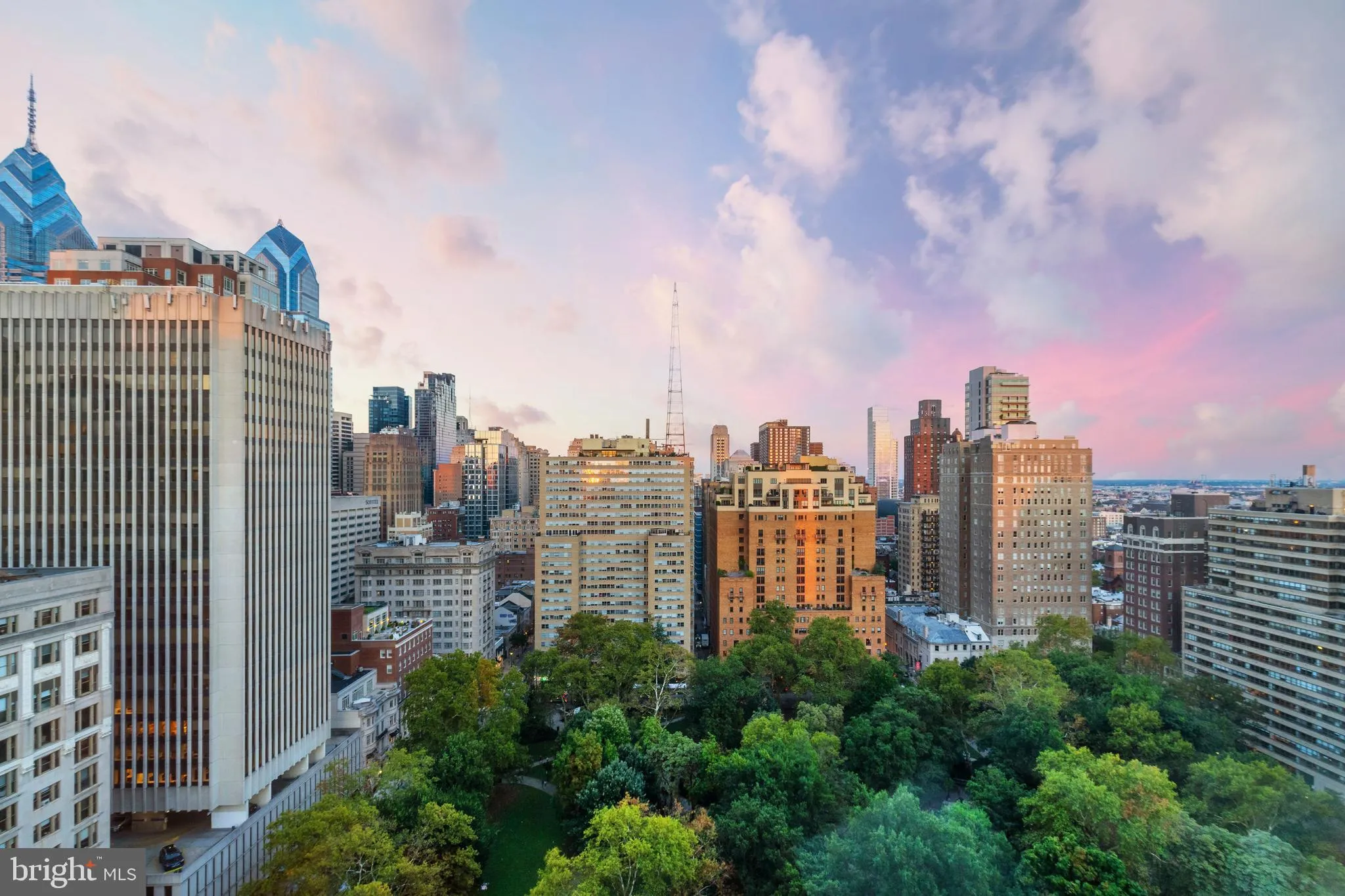 Philadelphia, Pennsylvania 19103, United States, 3 Bedrooms Bedrooms, ,4 BathroomsBathrooms,Residential,Active,168035