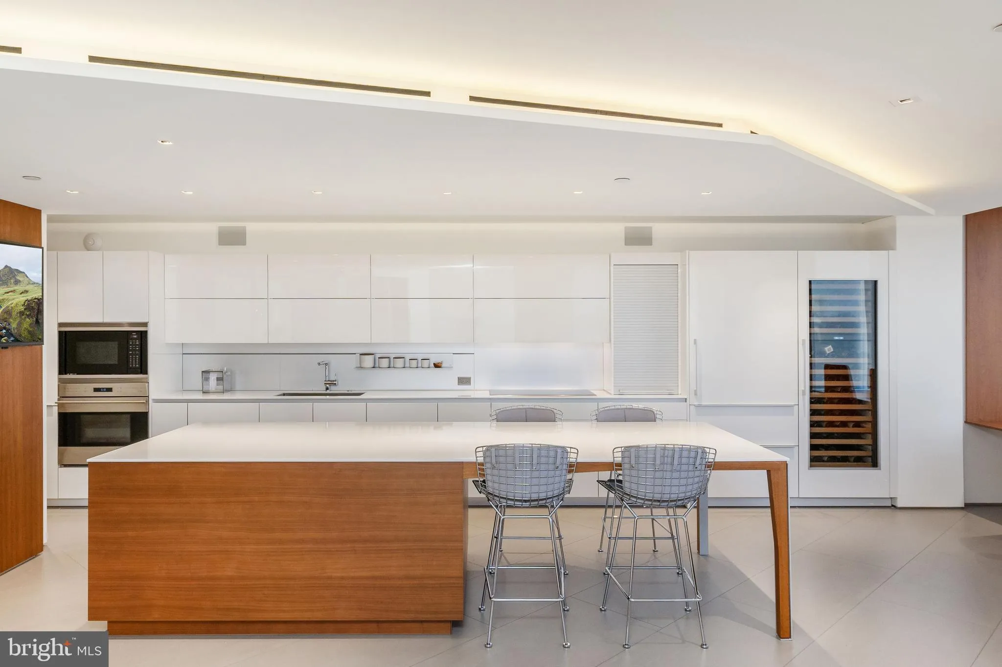 Philadelphia, Pennsylvania 19103, United States, 3 Bedrooms Bedrooms, ,4 BathroomsBathrooms,Residential,Active,168035