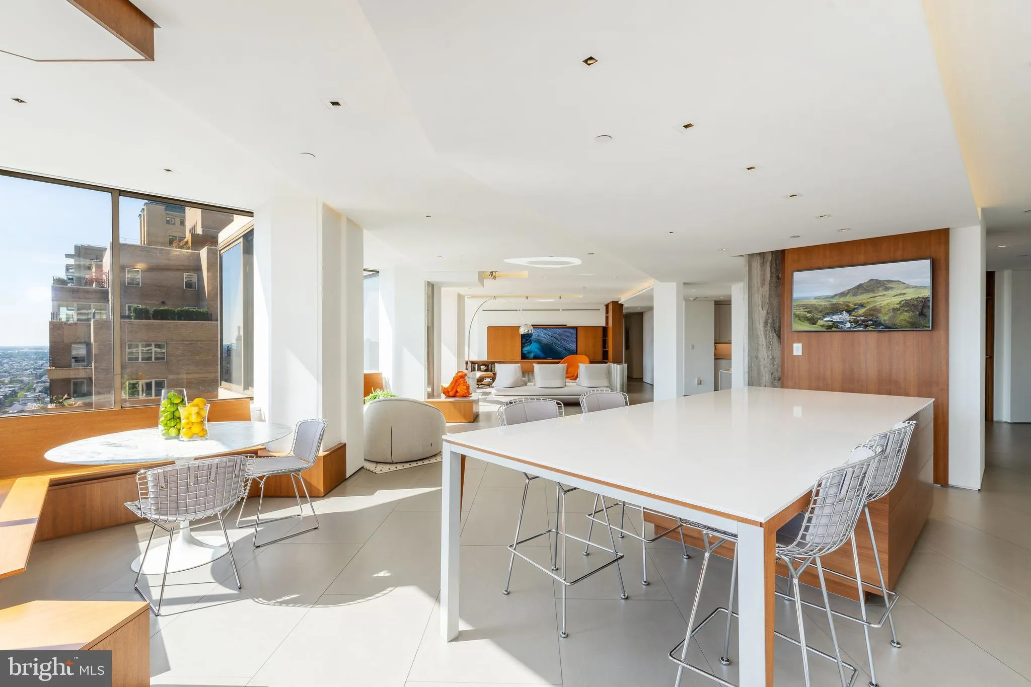 Philadelphia, Pennsylvania 19103, United States, 3 Bedrooms Bedrooms, ,4 BathroomsBathrooms,Residential,Active,168035