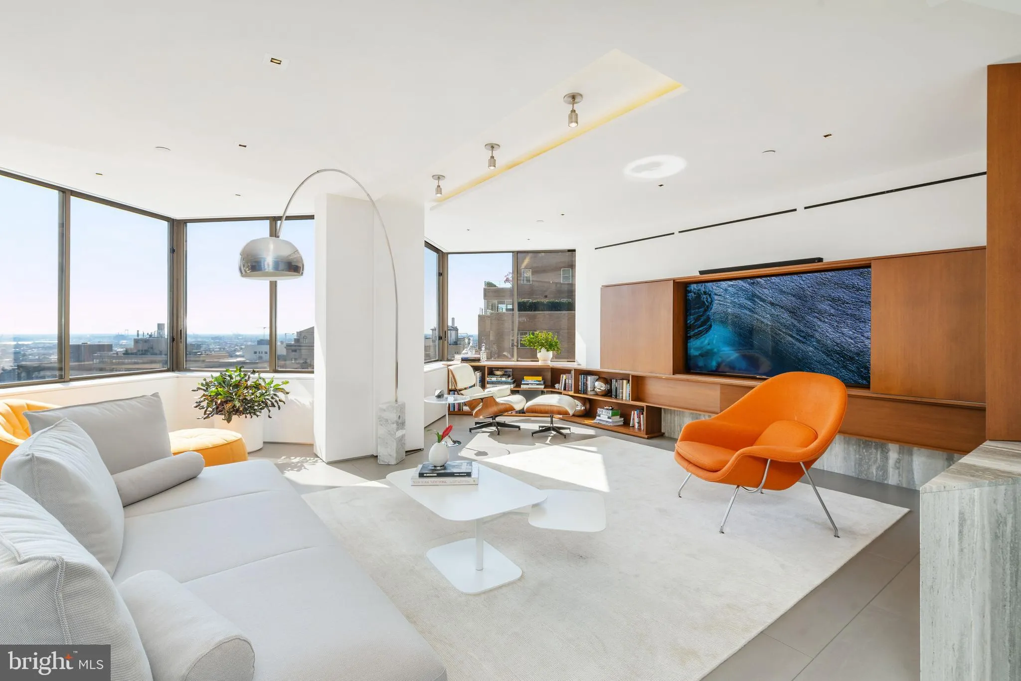 Philadelphia, Pennsylvania 19103, United States, 3 Bedrooms Bedrooms, ,4 BathroomsBathrooms,Residential,Active,168035