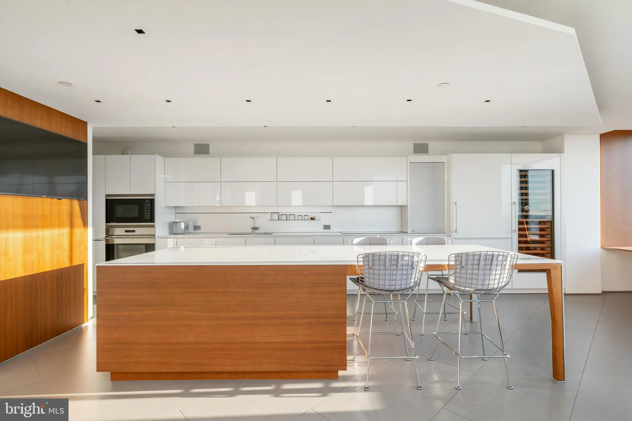 Philadelphia, Pennsylvania 19103, United States, 3 Bedrooms Bedrooms, ,4 BathroomsBathrooms,Residential,Active,168035