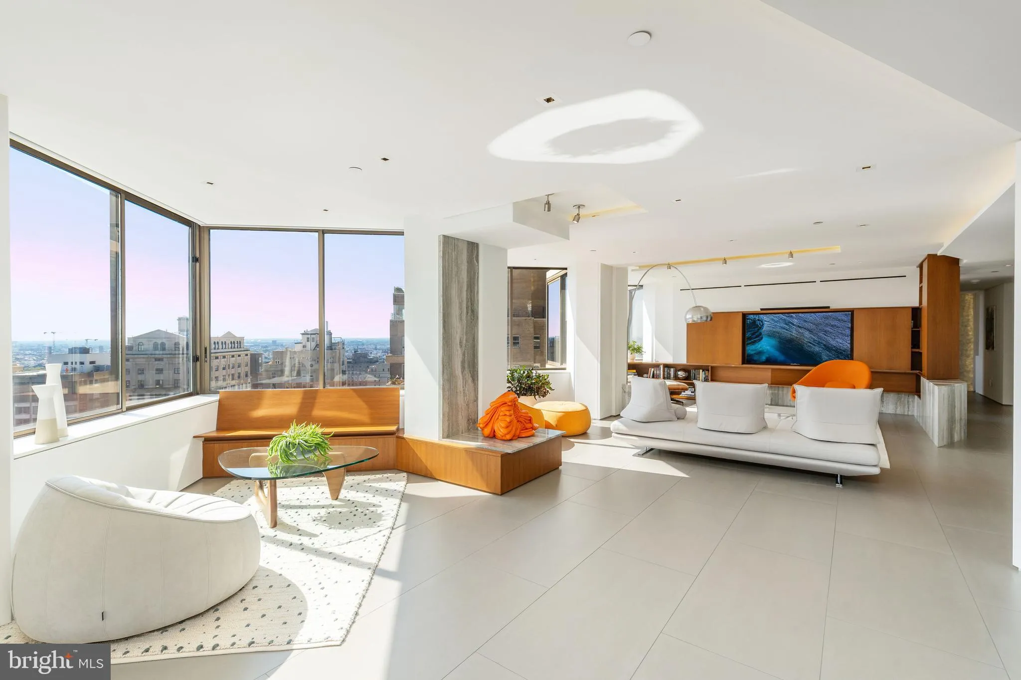 Philadelphia, Pennsylvania 19103, United States, 3 Bedrooms Bedrooms, ,4 BathroomsBathrooms,Residential,Active,168035