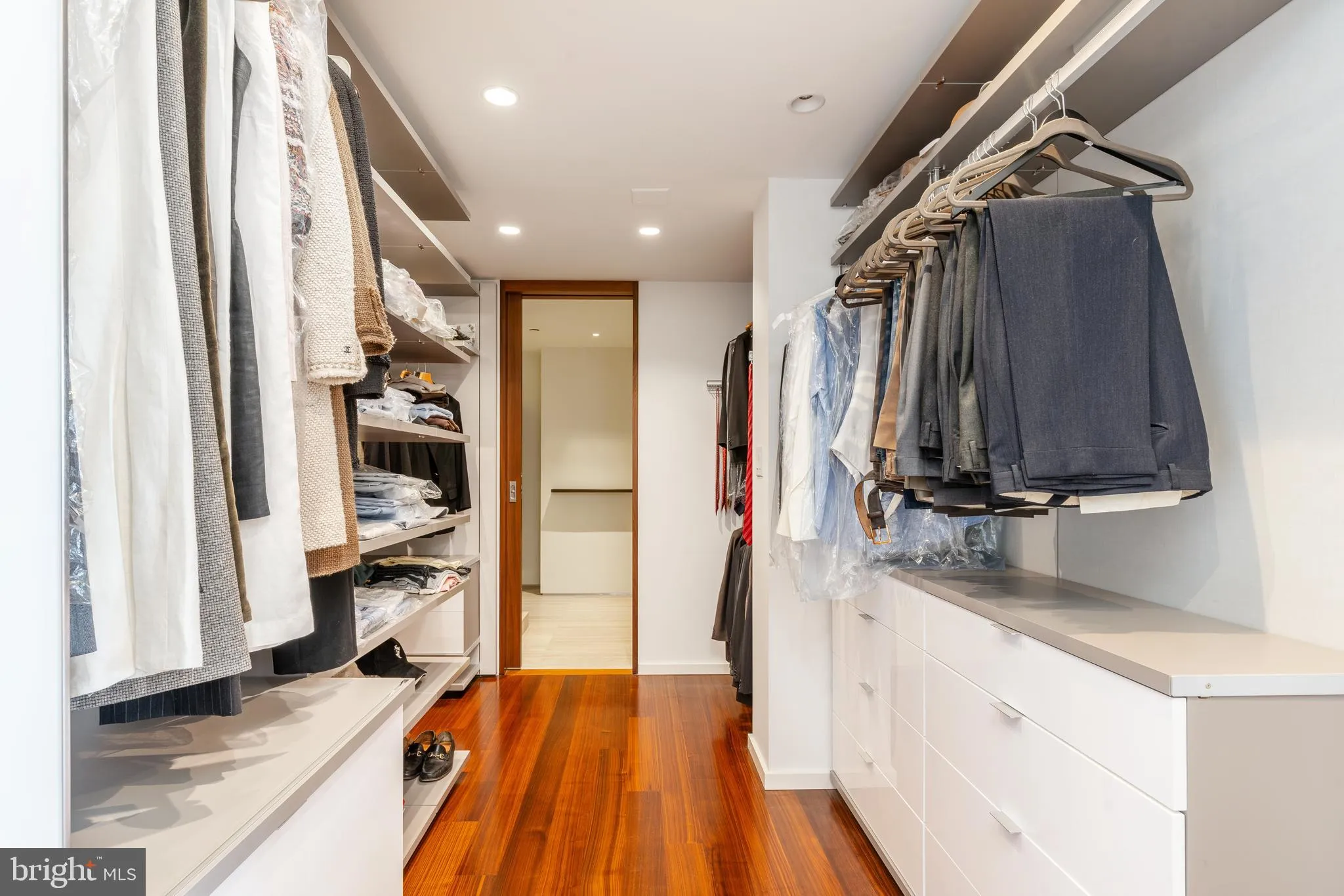 Philadelphia, Pennsylvania 19103, United States, 3 Bedrooms Bedrooms, ,4 BathroomsBathrooms,Residential,Active,168035