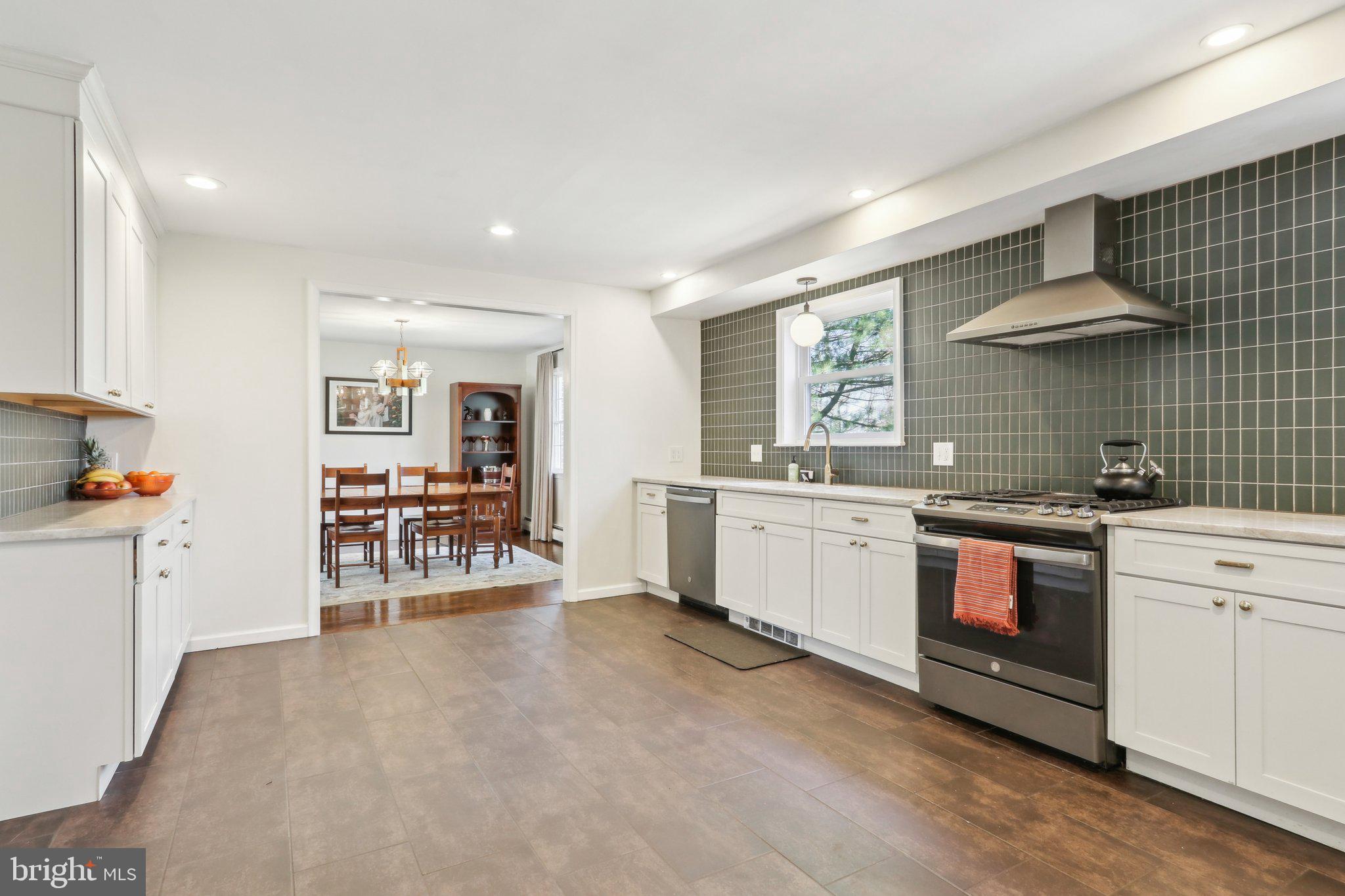 HUNTINGDON VALLEY - Residential