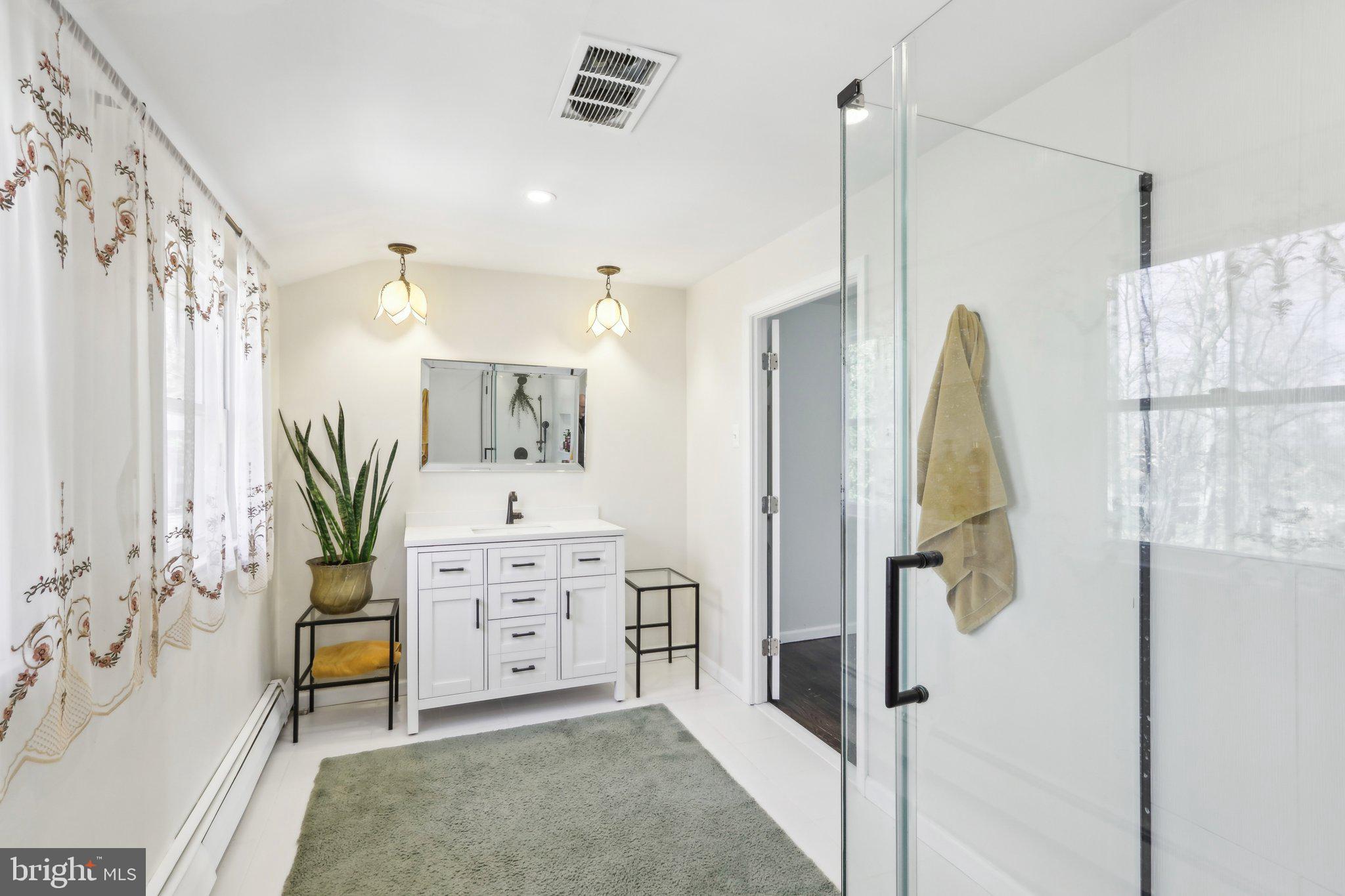 HUNTINGDON VALLEY - Residential