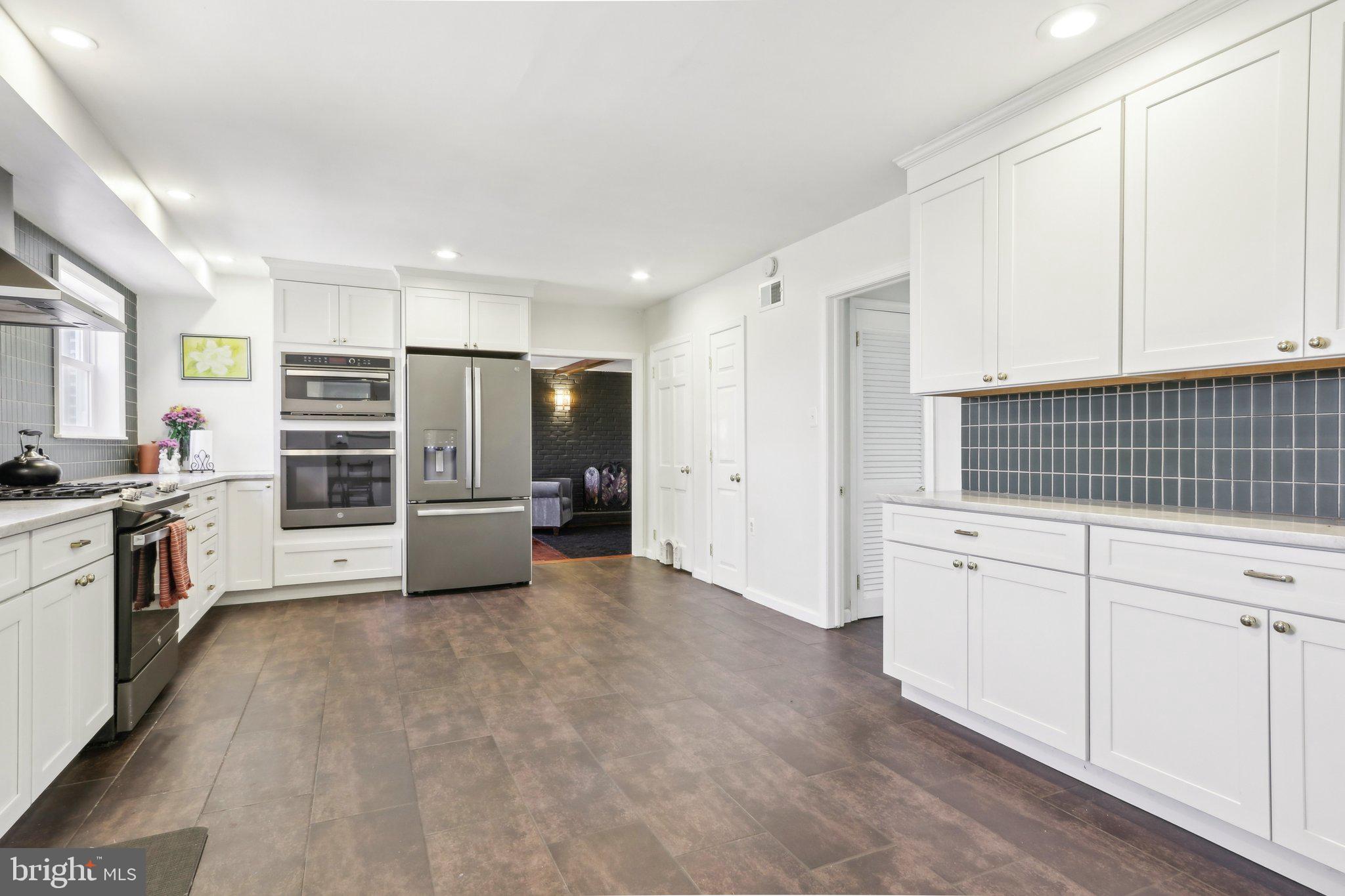 HUNTINGDON VALLEY - Residential