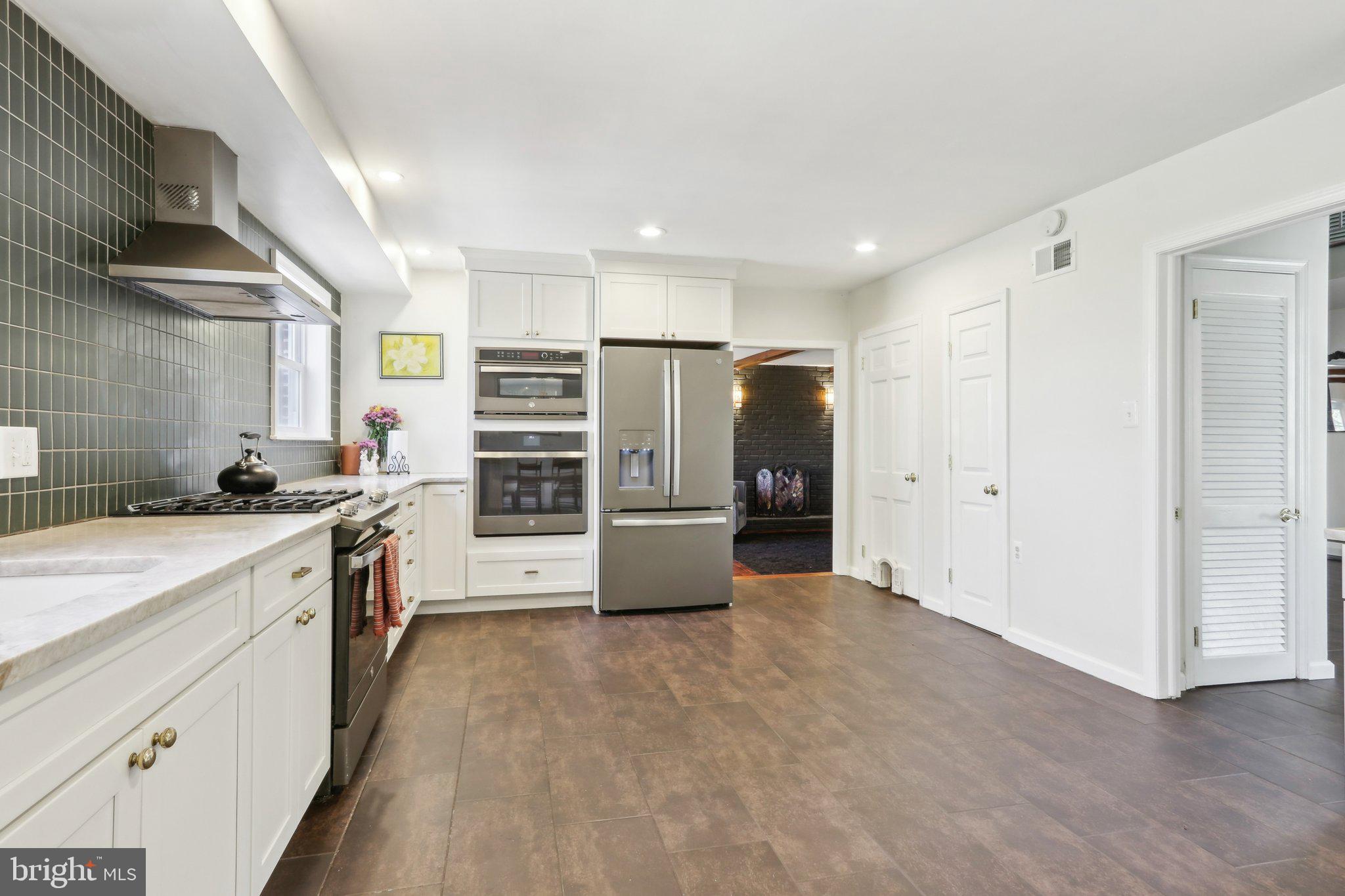 HUNTINGDON VALLEY - Residential