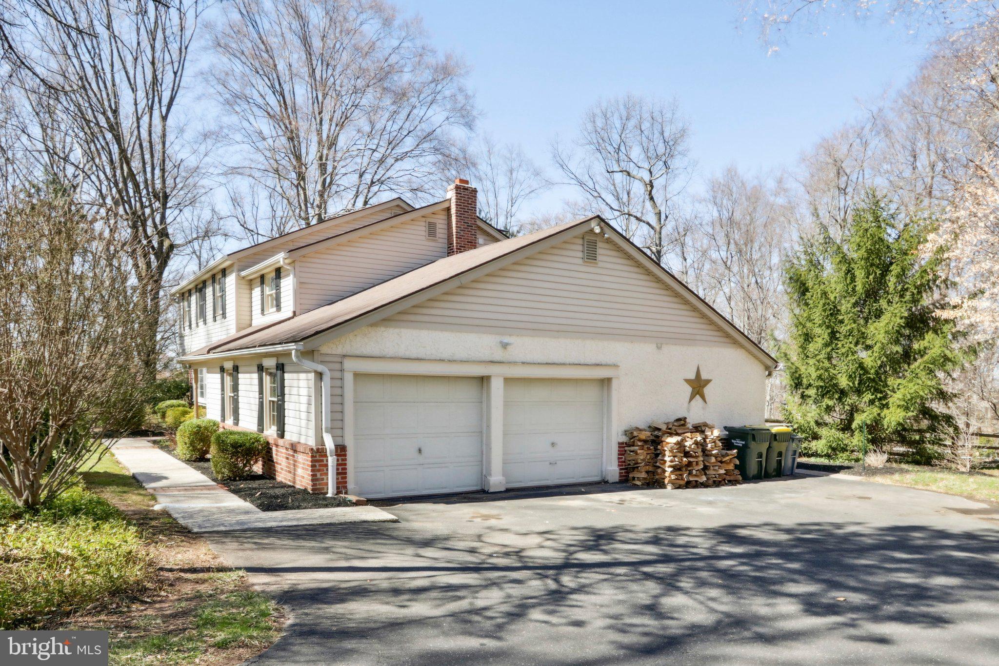 HUNTINGDON VALLEY - Residential