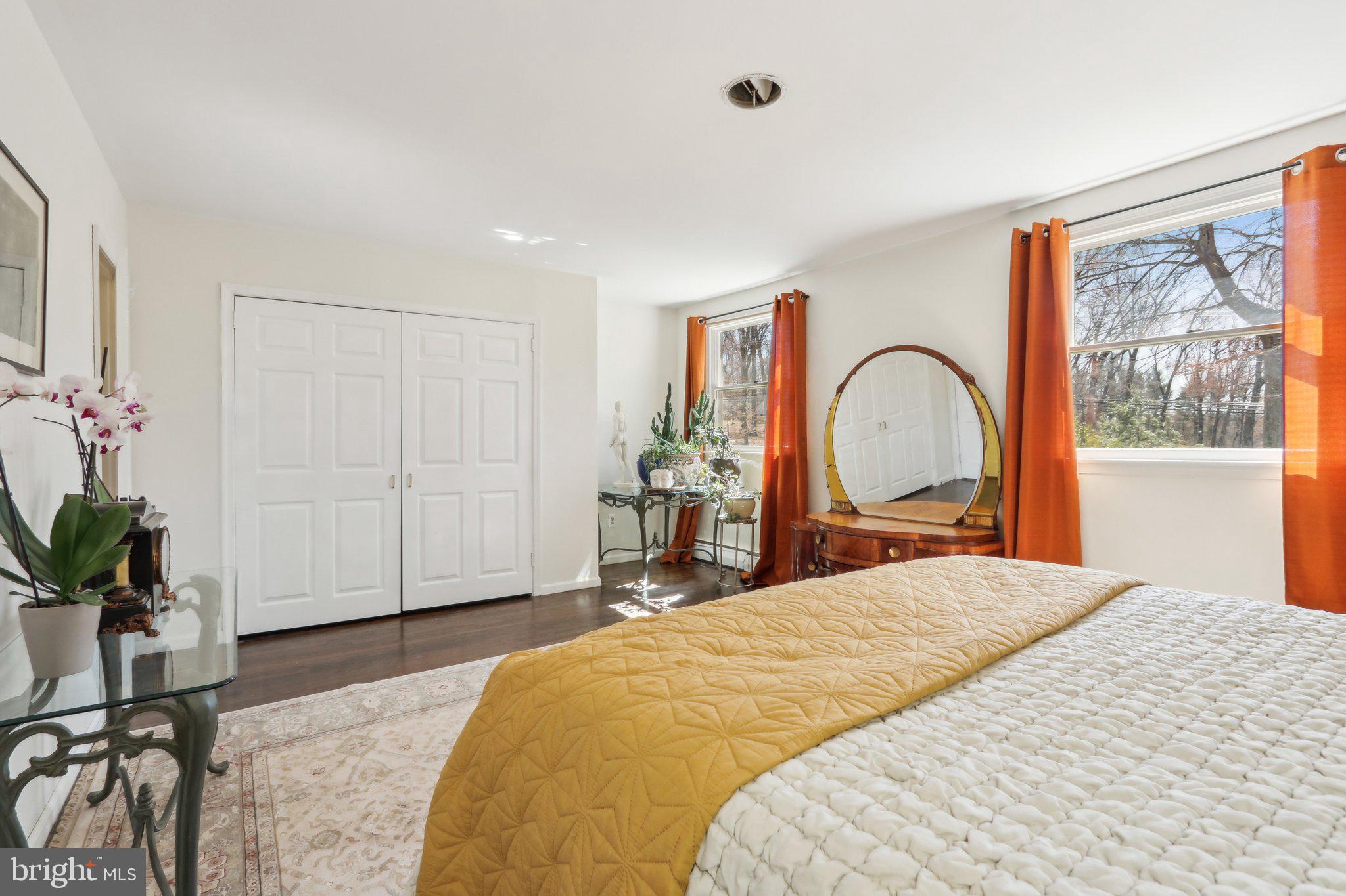 HUNTINGDON VALLEY - Residential