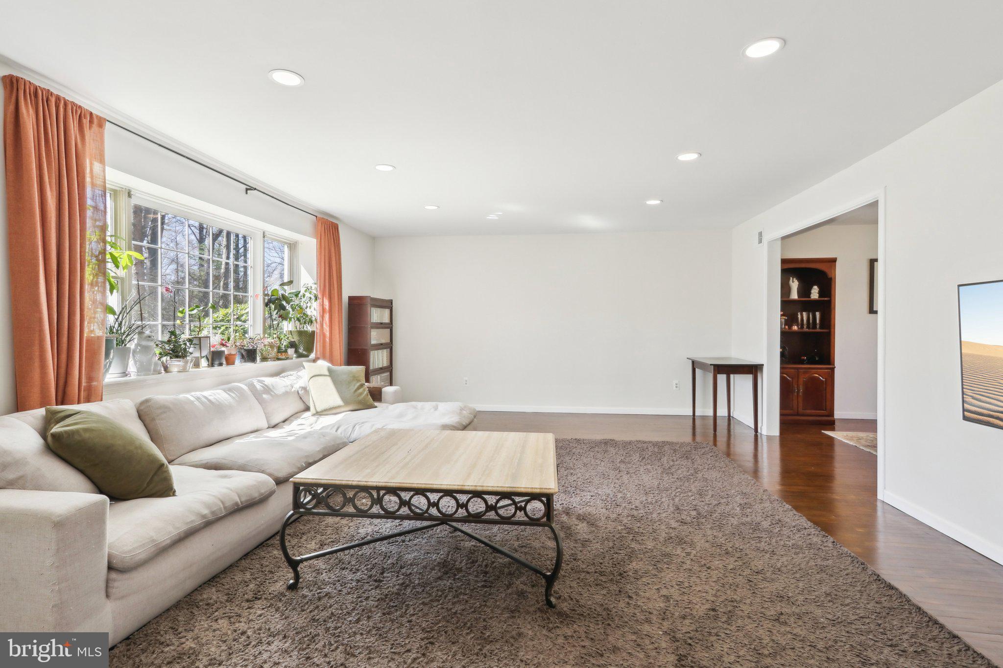 HUNTINGDON VALLEY - Residential