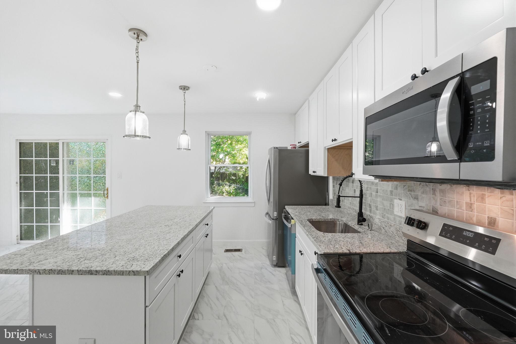 STRAWBERRY HILLS - Residential