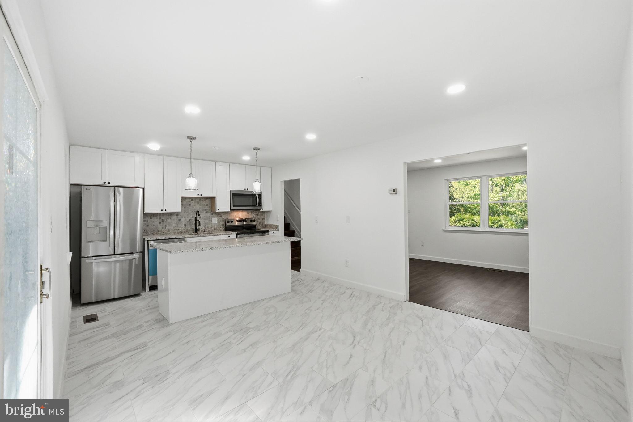 STRAWBERRY HILLS - Residential