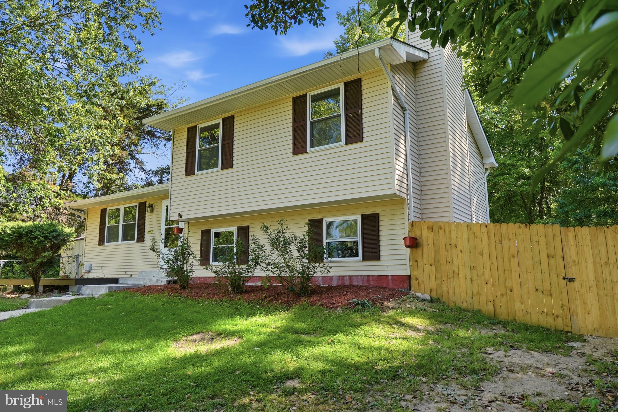 STRAWBERRY HILLS - Residential