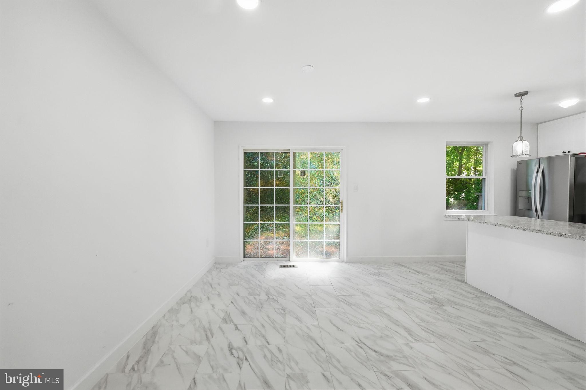 STRAWBERRY HILLS - Residential