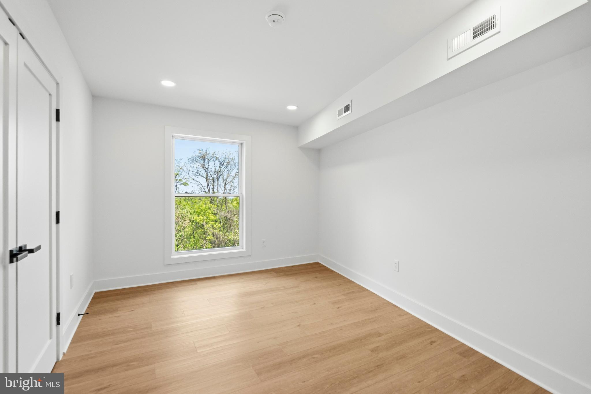 SHEN FARMS MT LAKE - Residential