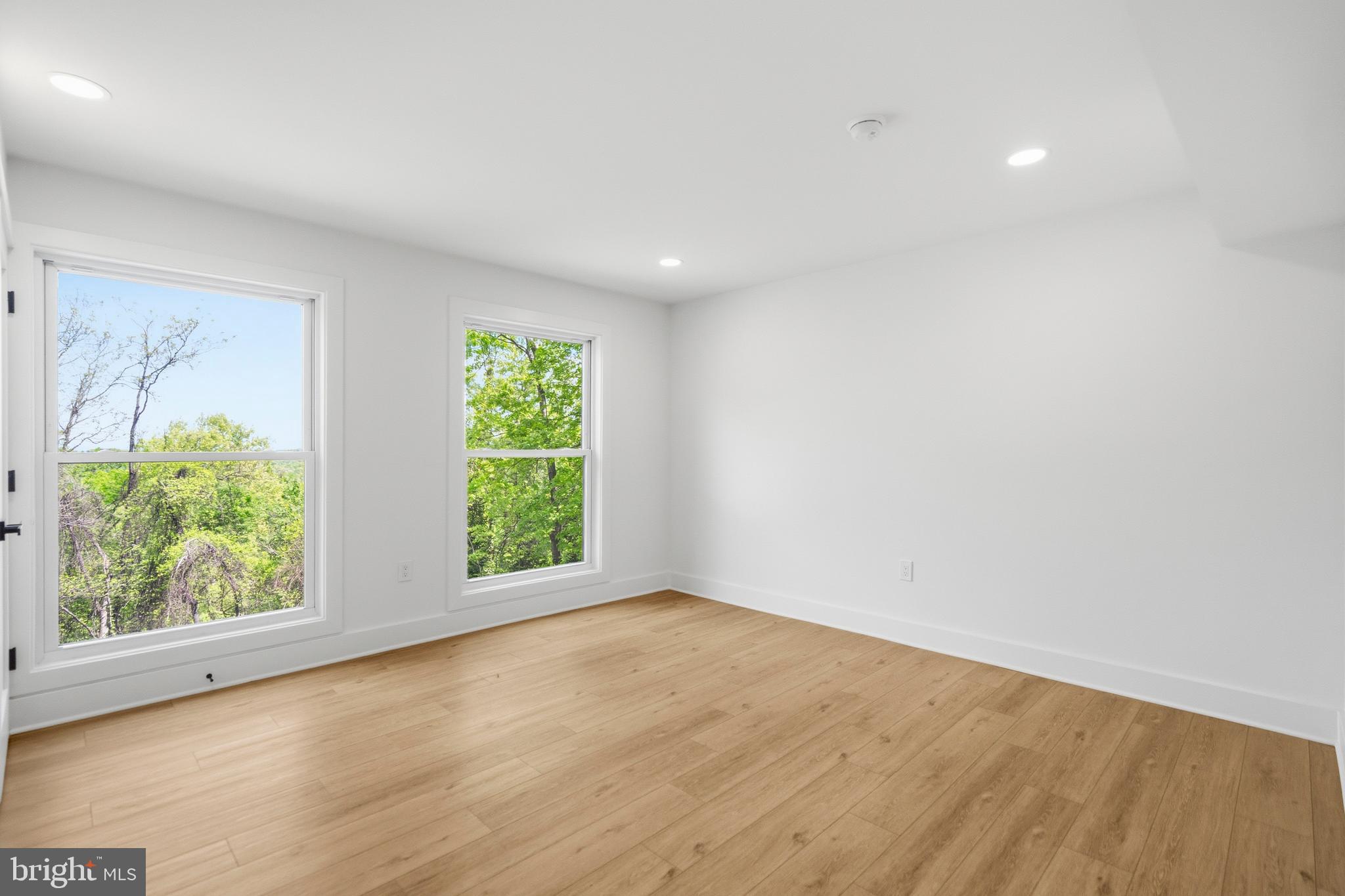 SHEN FARMS MT LAKE - Residential