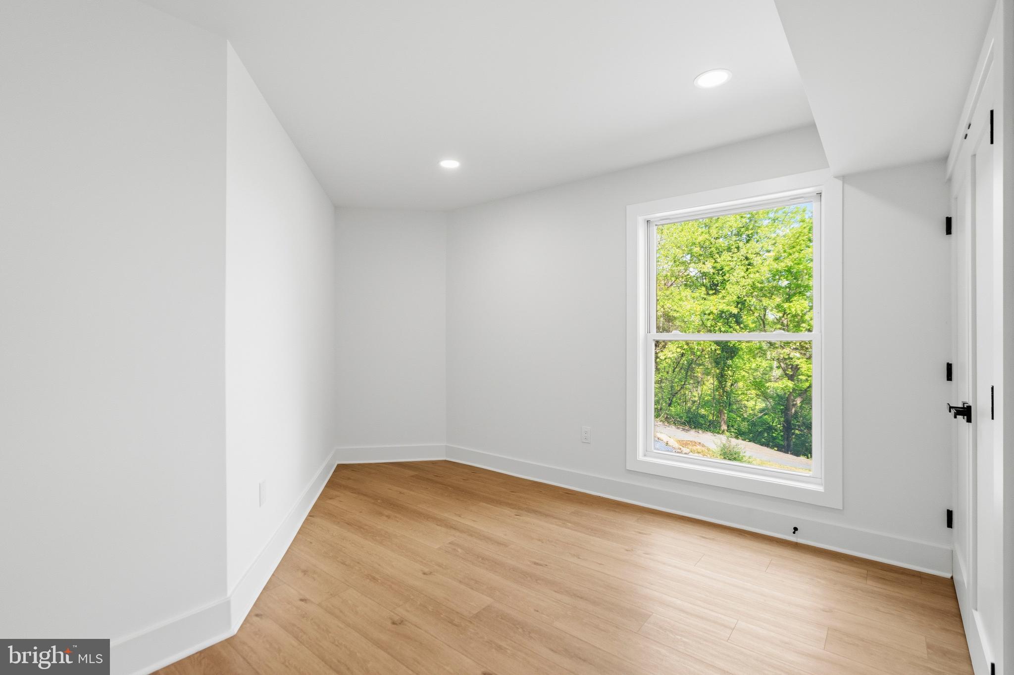 SHEN FARMS MT LAKE - Residential