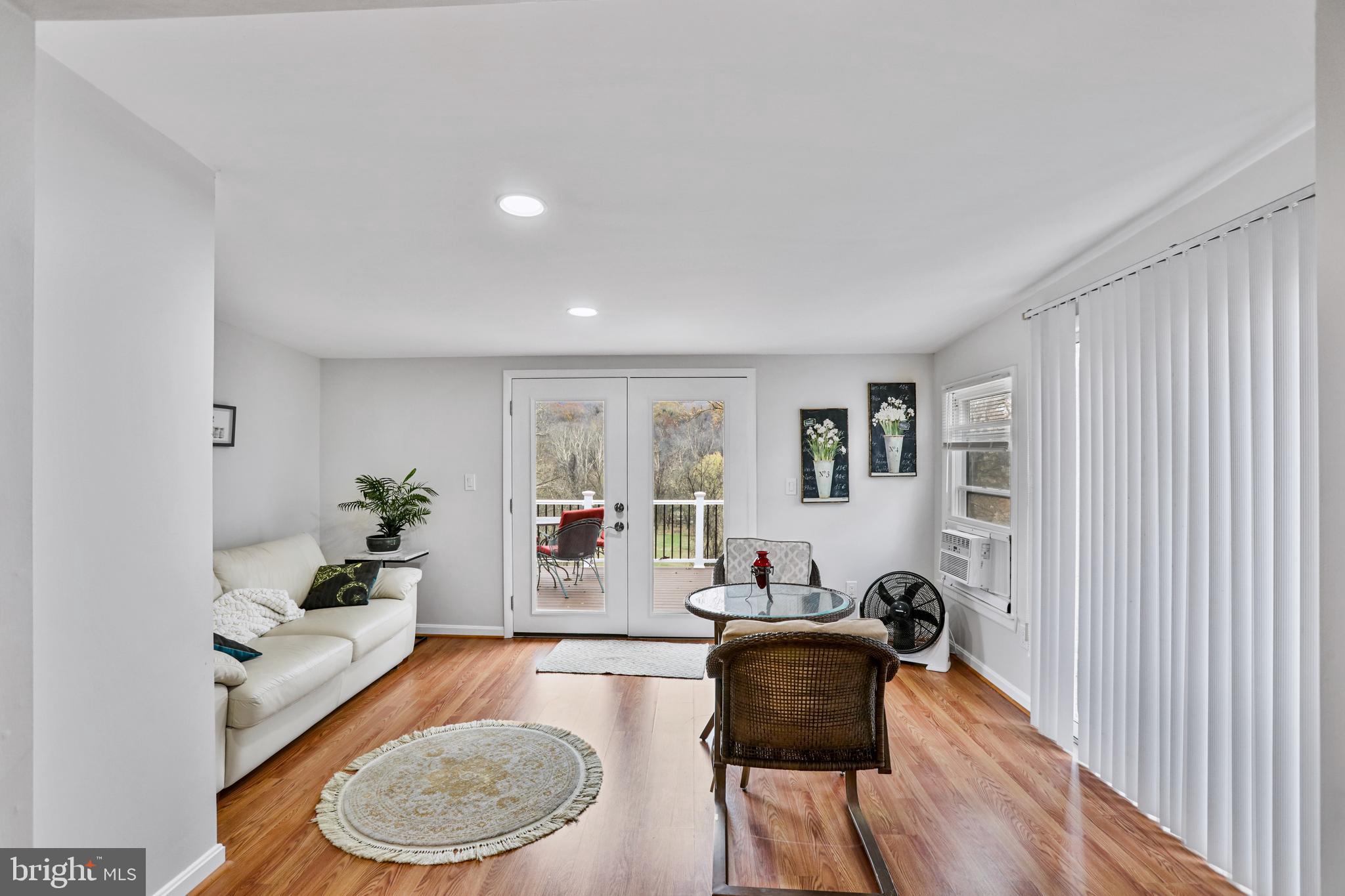 AVON BEND - Residential