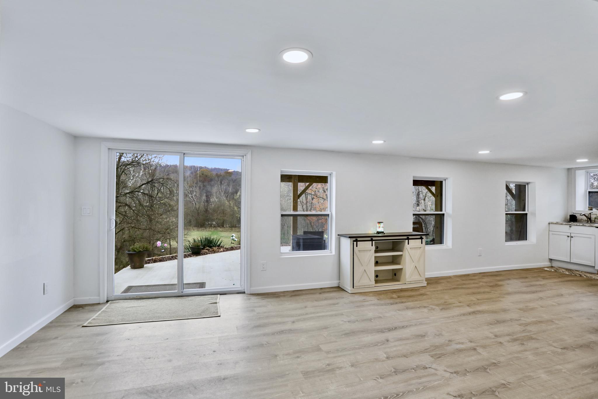 AVON BEND - Residential