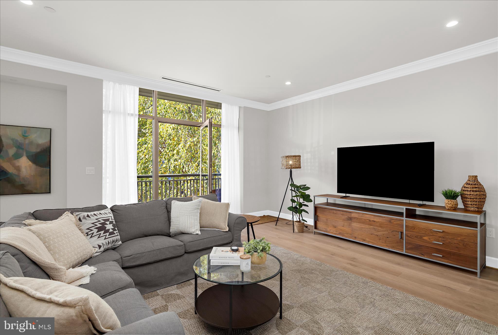 MURRAY HILL - Residential